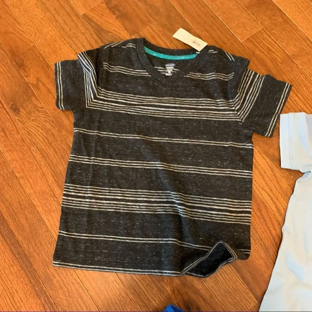 New OLD NAVY Boys Lot Swim Trunks & Shirts XS 5